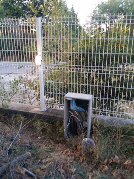 lampe vers armoire des pompes